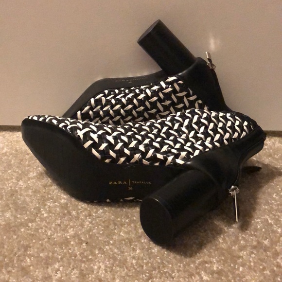 ZARA BLACK & WHITE BOOTIES - Picture 3 of 5